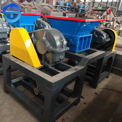 Q235 Staal2*11kw Schroot Dubbele de Schachtontvezelmachine van de Recyclingsmachine